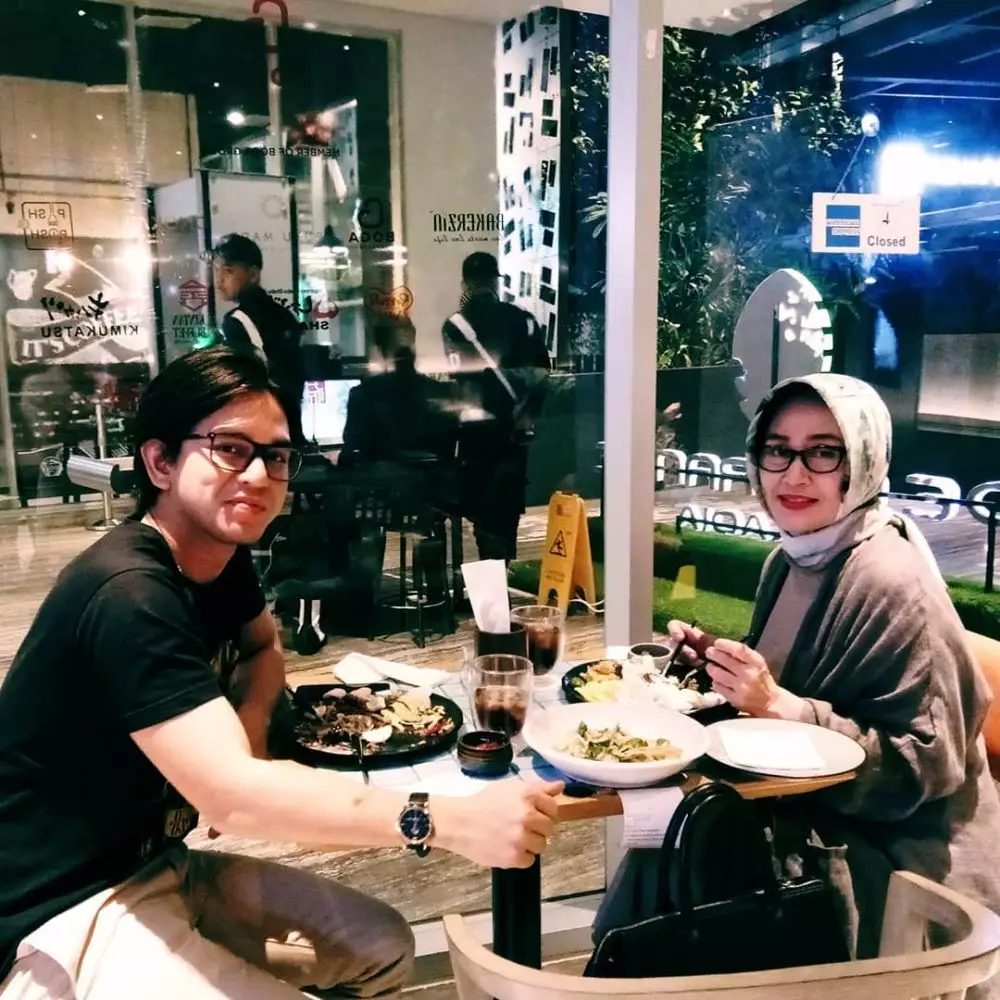 Momen Rangga Azof bareng ibundanya Instagram