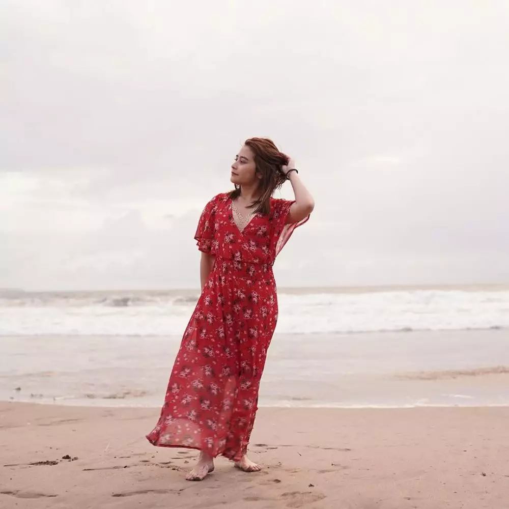 10 Gaya seleb waktu liburan di pantai, mana yang paling kece? Instagram 10 Gaya seleb waktu liburan di pantai, mana yang paling kece? Instagram