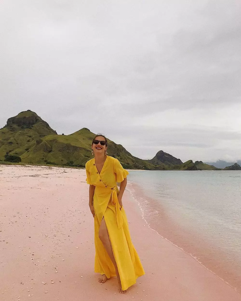 10 Gaya seleb waktu liburan di pantai, mana yang paling kece? Instagram 10 Gaya seleb waktu liburan di pantai, mana yang paling kece? Instagram
