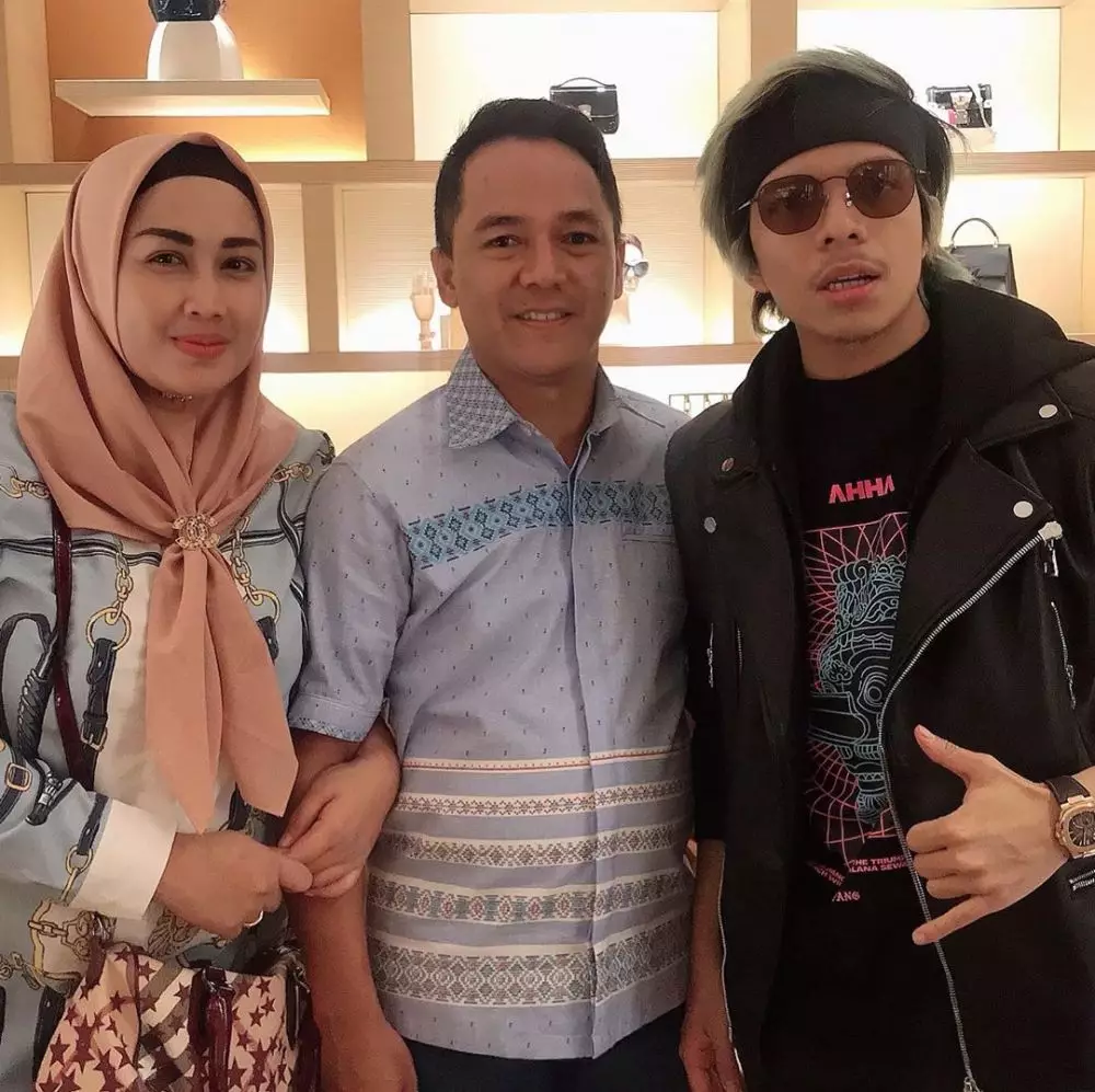 Lama menghilang, ini 10 potret Melinda  Lama menghilang, ini 10 potret Melinda