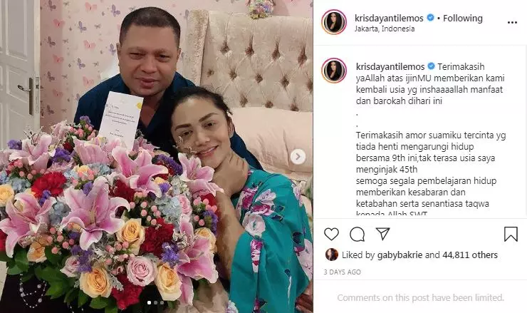 seleb ulang tahun di rumah © 2020 Instagram/@ananghijau ; Instagram/@vinogbastian__