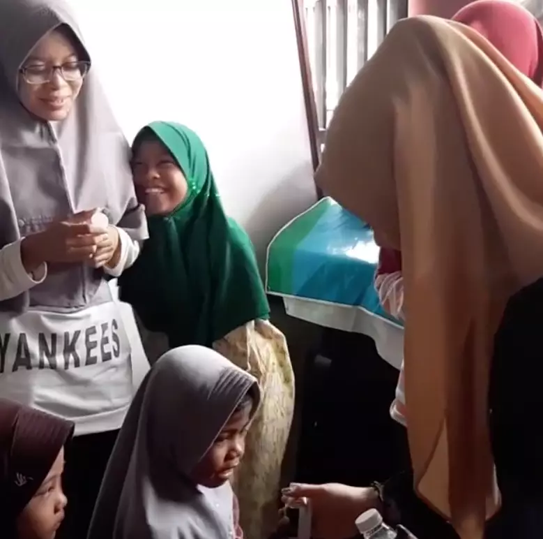 Momen Tiara Idol sosialisasi cegah Corona Instagram  Momen Tiara Idol sosialisasi cegah Corona Instagram