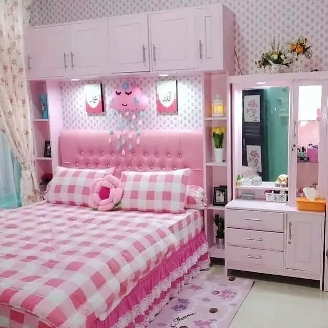 10 Inspirasi dekor kamar serba pink untuk kamu yang berjiwa feminin Instagram