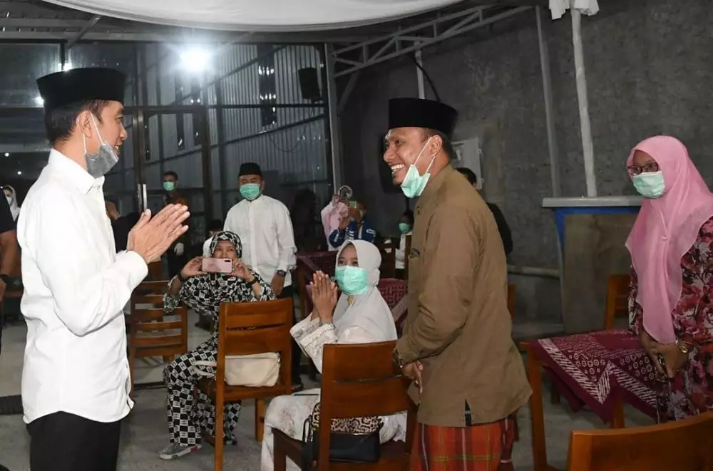 Momen tahlilan ibunda Jokowi Instagram