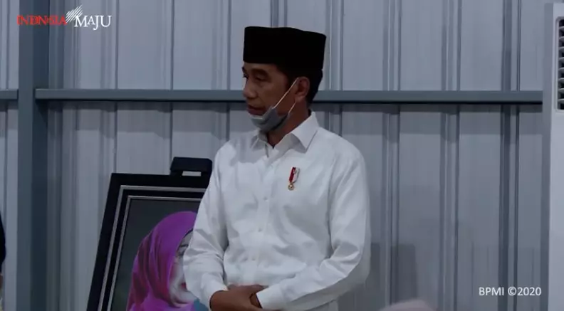 Momen tahlilan ibunda Jokowi Instagram