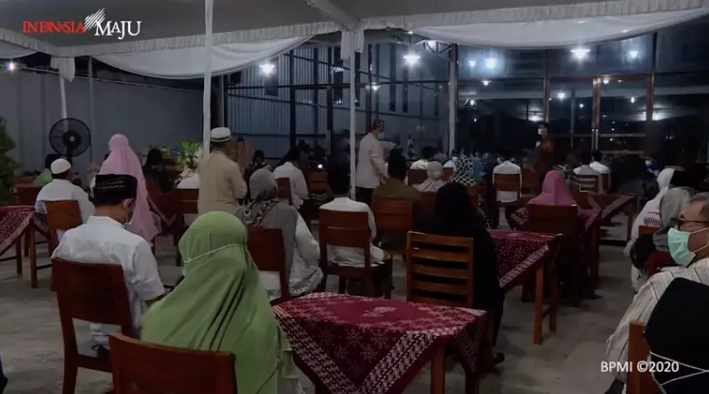 Momen tahlilan ibunda Jokowi Instagram