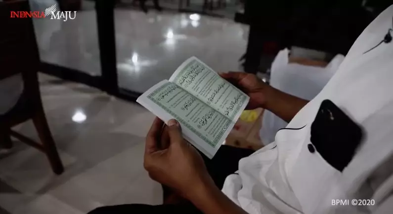 Momen tahlilan ibunda Jokowi Instagram