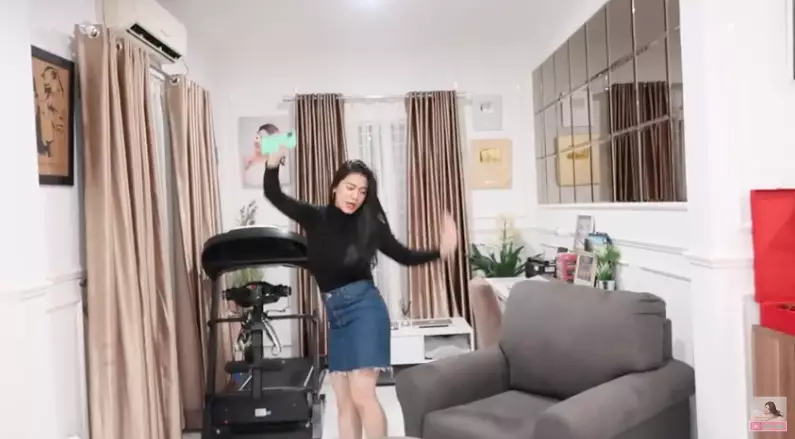 Potret kamar Felicya Angelista YouTube Potret kamar Felicya Angelista YouTube