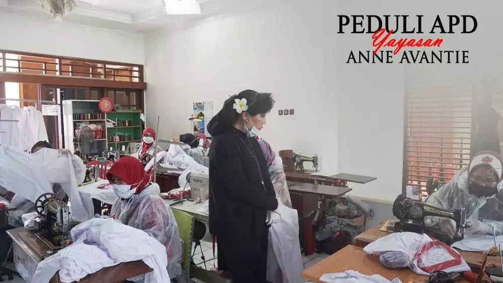 Anne Avantie donasi APD berbagai sumber