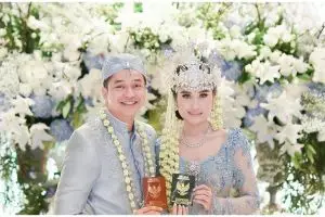 10 Momen pernikahan Adly Fairuz & Angbeen Rishi, penuh khidmat
