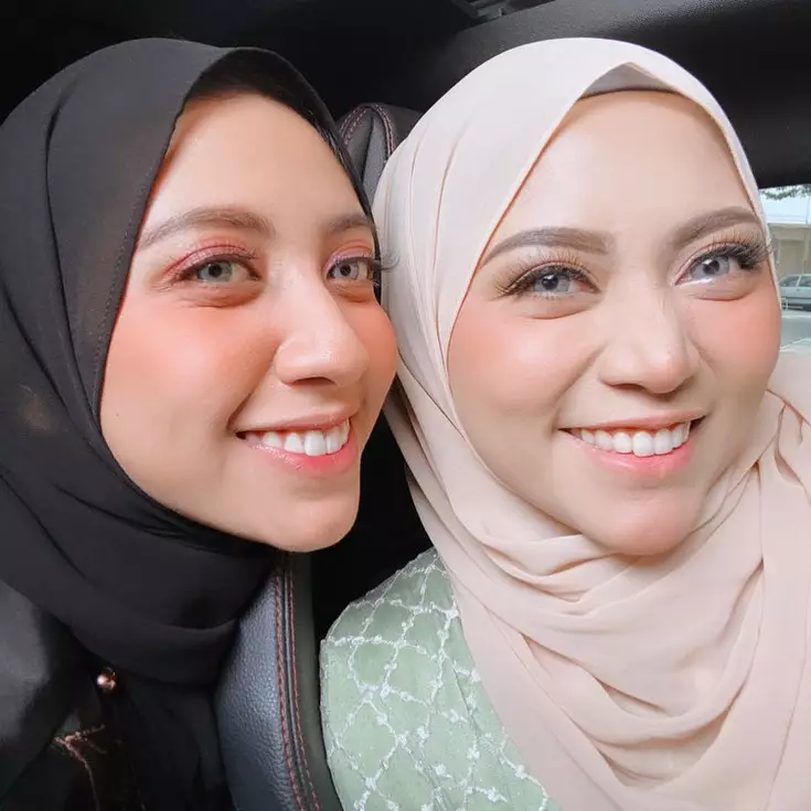 persahabatan Rachel & Vicky Instagram