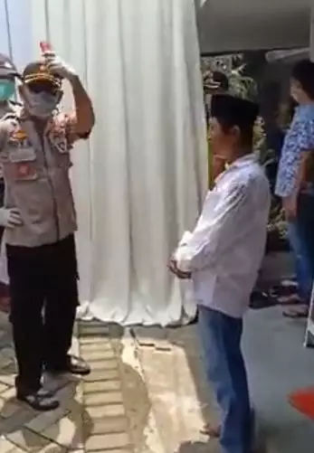 Viral video polisi marah © 2020 YouTube/Sedang Viral Di Indonesia Viral video polisi marah © 2020 YouTube/Sedang Viral Di Indonesia
