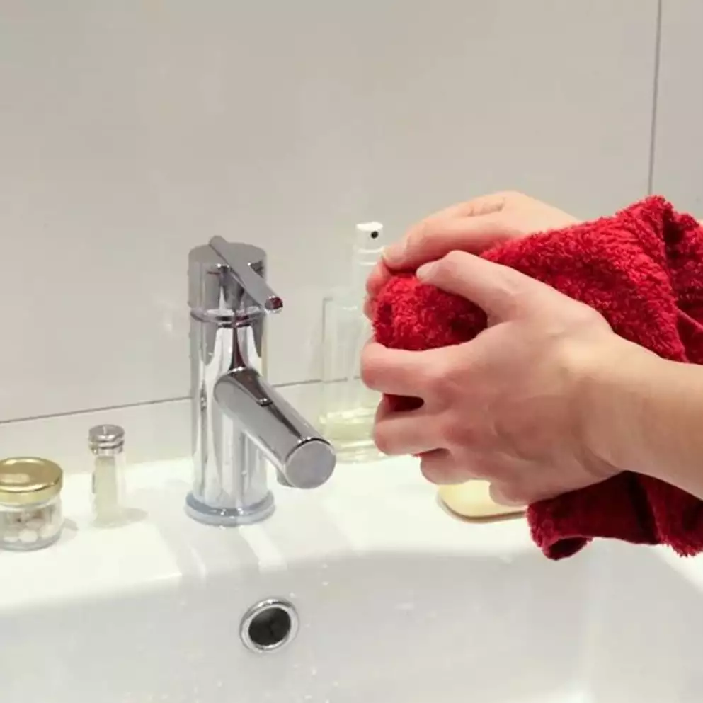 6 Tips atasi kulit tangan mengelupas karena sering cuci tangan