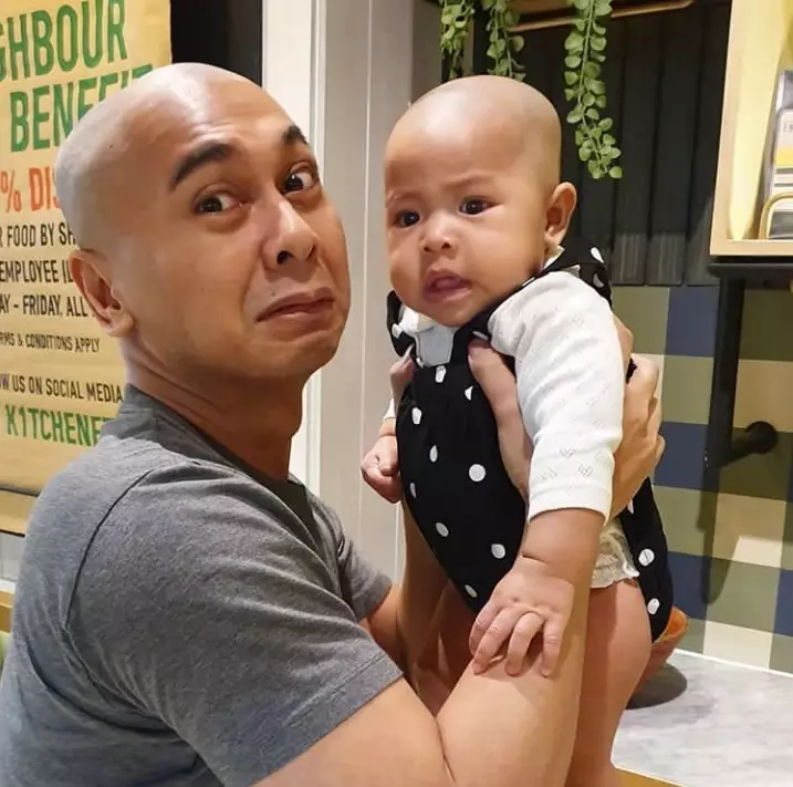 Raditya Dika dengan Alea © 2020 brilio.net Raditya Dika dengan Alea © 2020 brilio.net