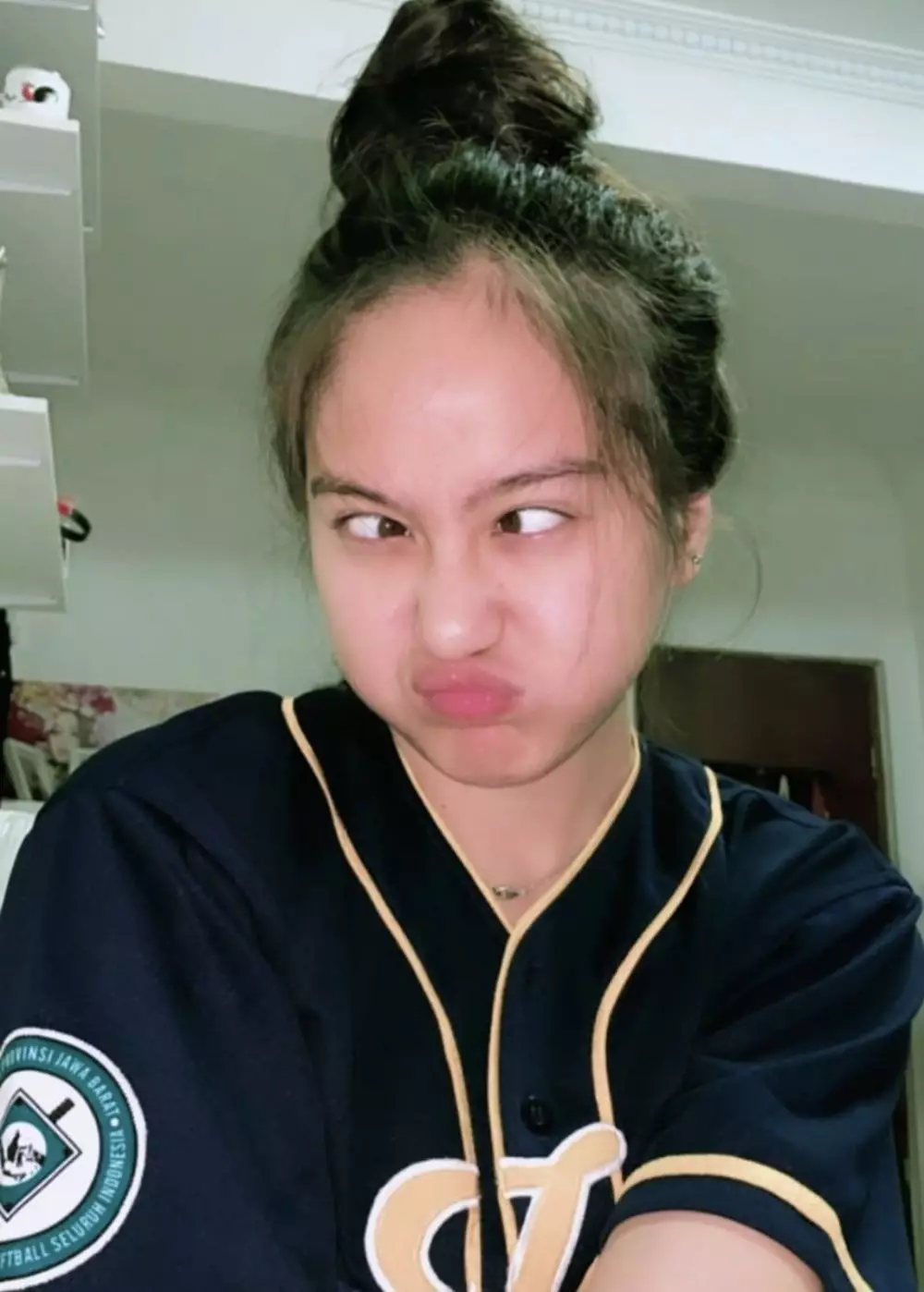 pose nyeleneh until tomorrow © 2020 brilio.net