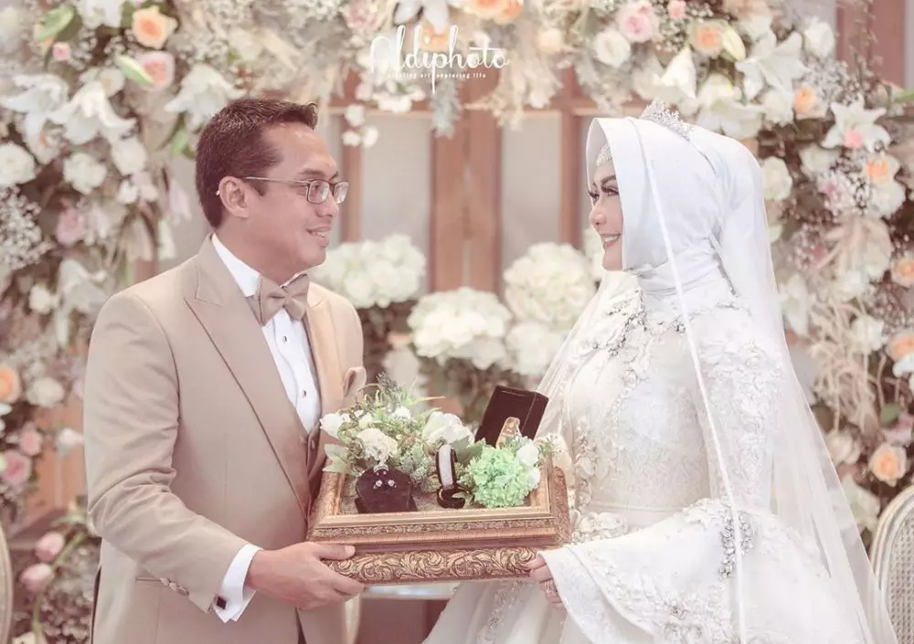 Momen pernikahan Eddies Adelia Instagram 