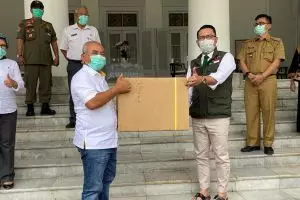 Pejabat desa hingga Gubernur sumbang gaji demi lawan Corona 