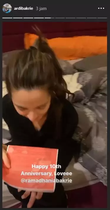 Momen ultah pernikahan Nia Ramadhani Instagram 