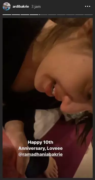 Momen ultah pernikahan Nia Ramadhani Instagram 