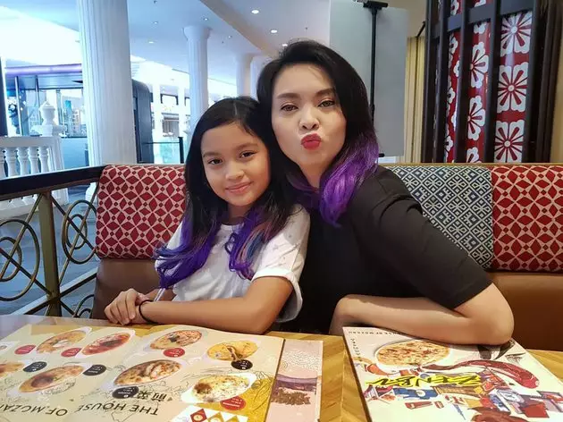 Potret terbaru Metha Instagram 