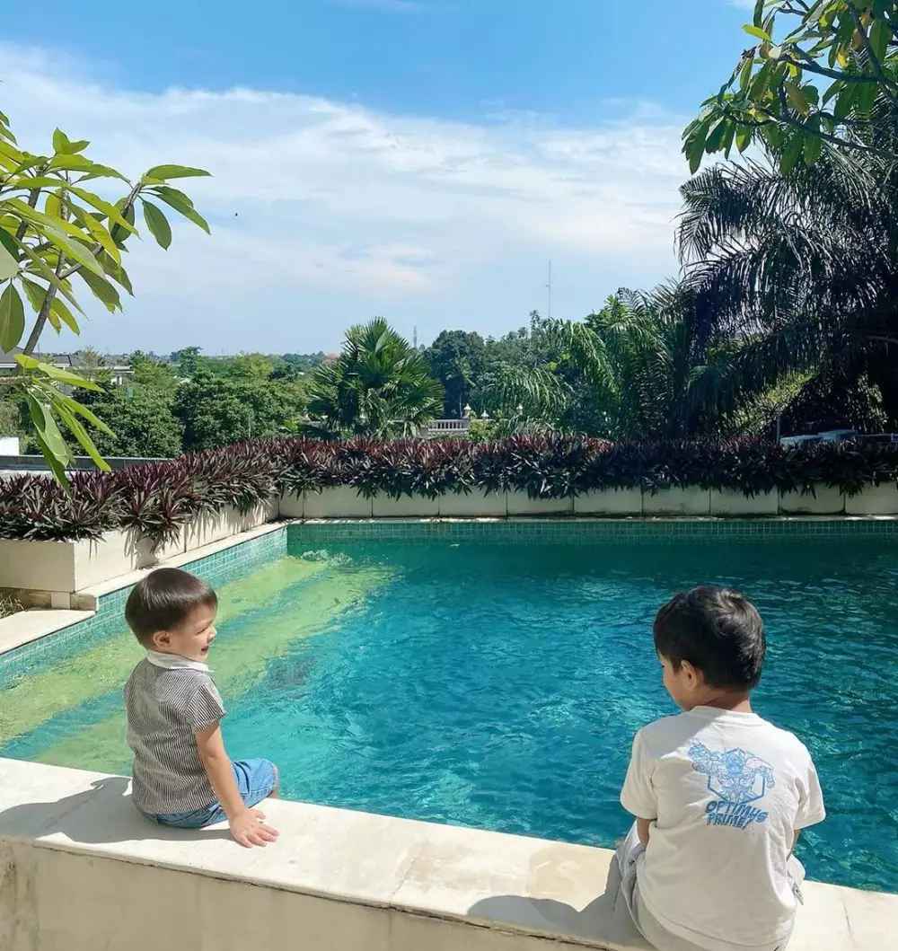 potret Titi Kamal akhirnya ketemu anak © 2020 Instagram/@titi_kamall potret Titi Kamal akhirnya ketemu anak © 2020 Instagram/@titi_kamall