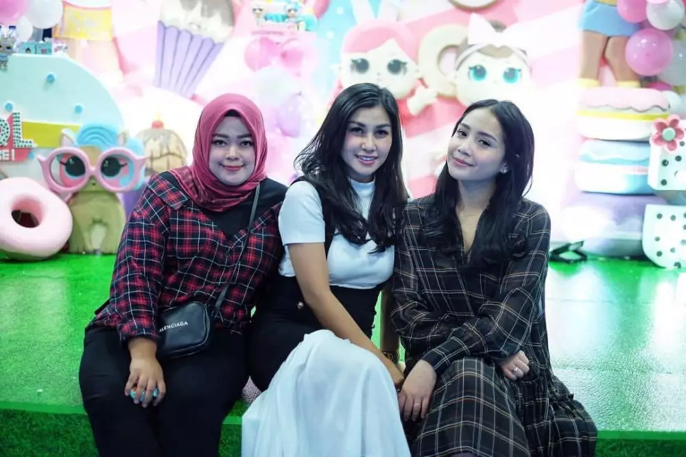 Pesona Erni Citra Sari instagram Pesona Erni Citra Sari instagram