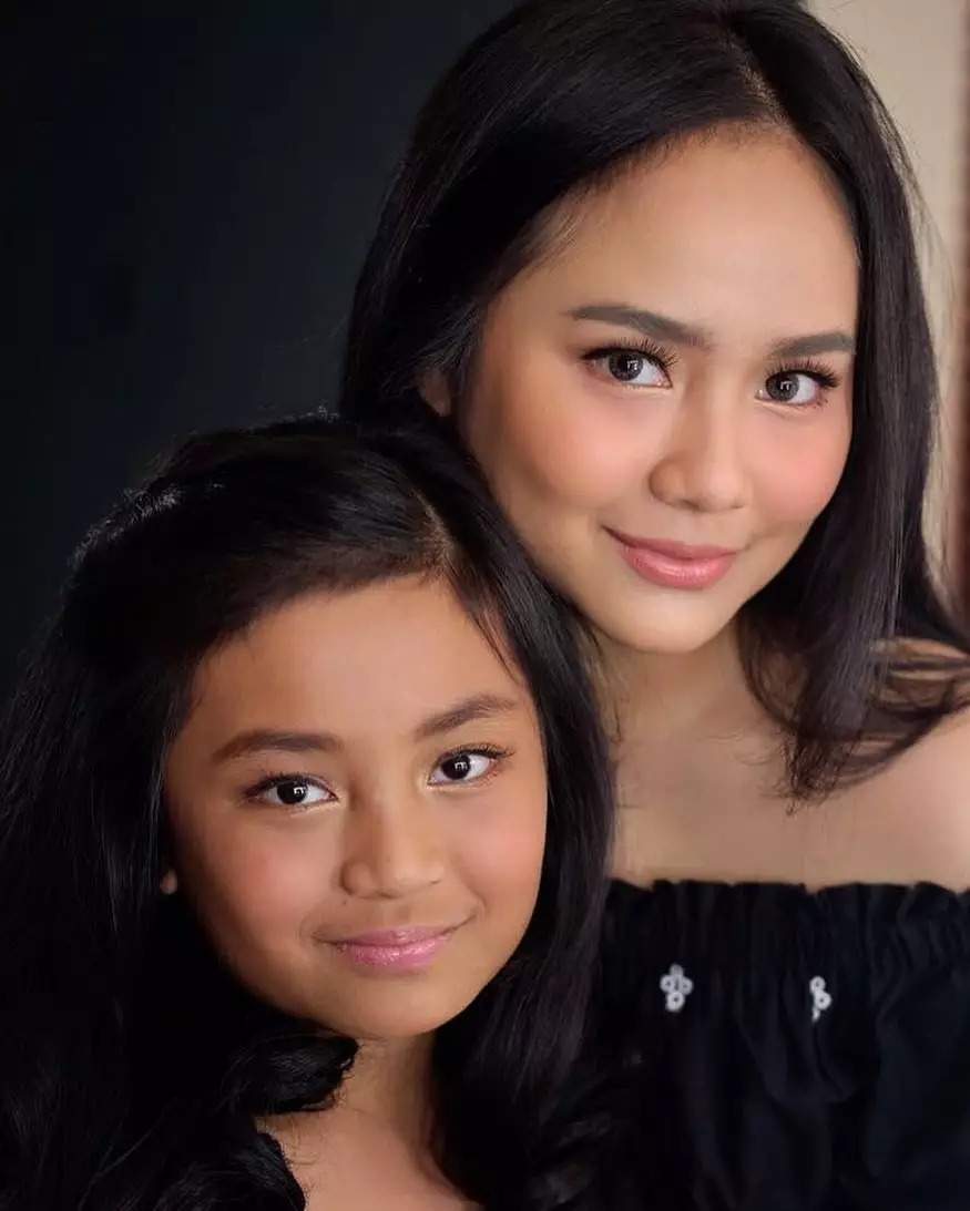 Gita Gutawa dan Aura nampak akrab © 2020 brilio.net  Gita Gutawa dan Aura nampak akrab © 2020 brilio.net