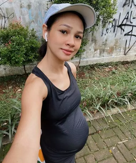 Seleb hamil jaga kesehatan  © 2020 brilio.net Seleb hamil jaga kesehatan  © 2020 brilio.net