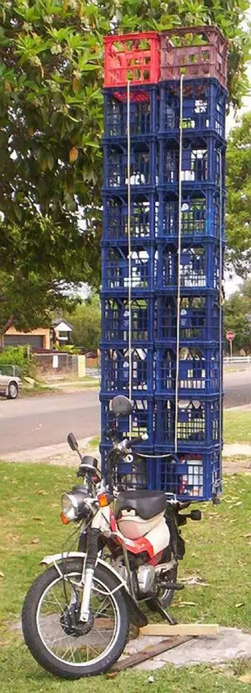 Potret pengendara boncengin barang ini bikin geleng kepala Berbagai sumber Potret pengendara boncengin barang ini bikin geleng kepala Berbagai sumber