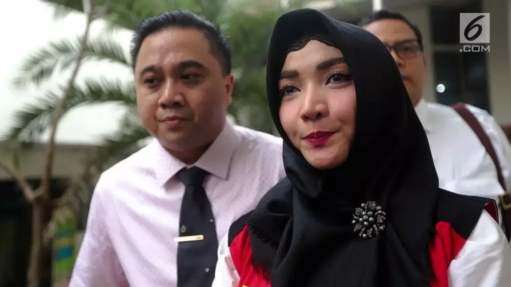 Roro Fitria 5 kali khatam Alquran liputan6