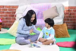 Tips agar anak tetap betah di rumah lewat konten edukasi