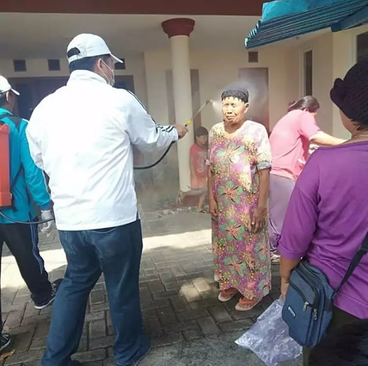 Potret dan video kelakuan nyleneh cegah penyebaran Corona Berbagai sumber Potret dan video kelakuan nyleneh cegah penyebaran Corona Berbagai sumber
