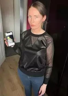 Kulit wanita ini berubah jadi hijau setelah gagal tanning metro.uk Kulit wanita ini berubah jadi hijau setelah gagal tanning metro.uk