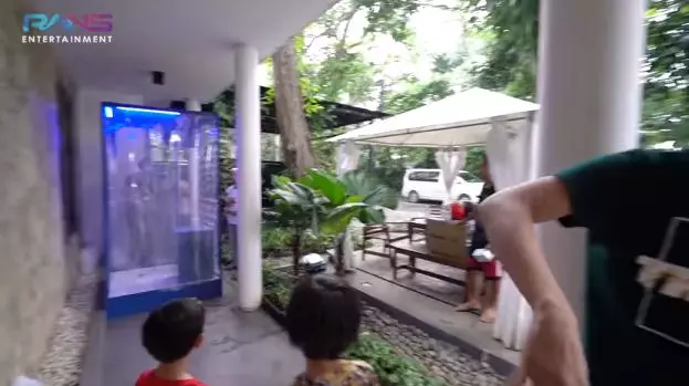 potret ruang disinfektan Raffi YouTube potret ruang disinfektan Raffi YouTube