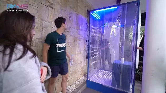 potret ruang disinfektan Raffi YouTube potret ruang disinfektan Raffi YouTube