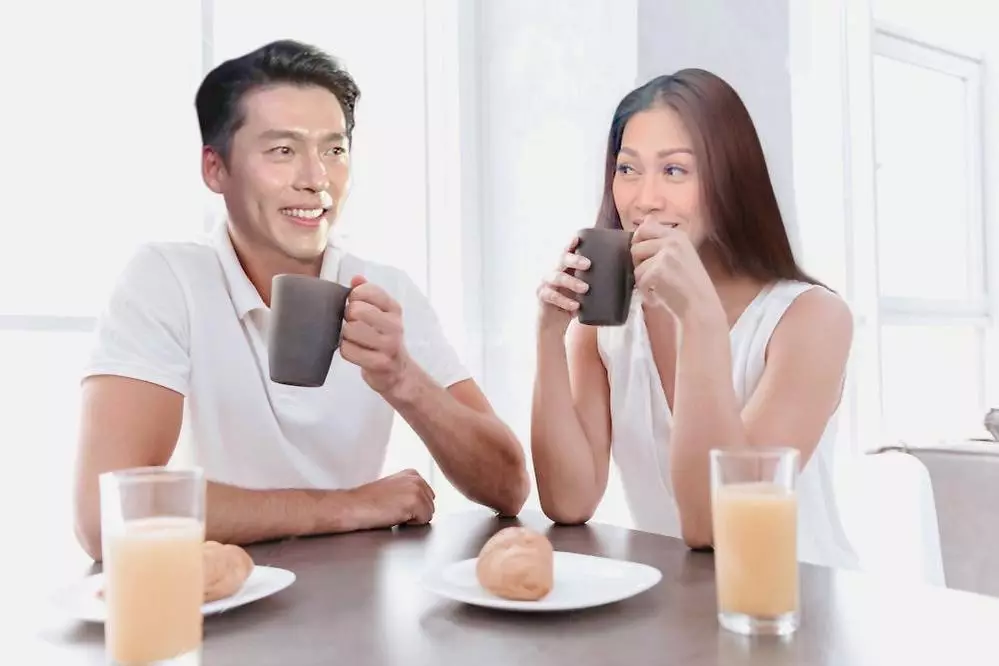 Tata Janeeta dan Hyun Bin Instagram