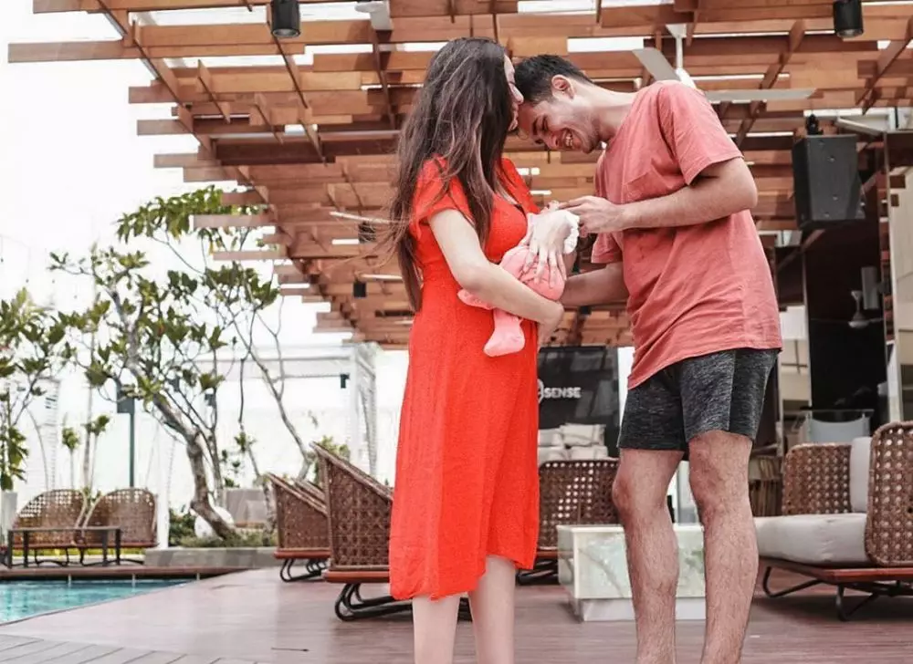 potret adzana bing slamet saat asuh anak instagram