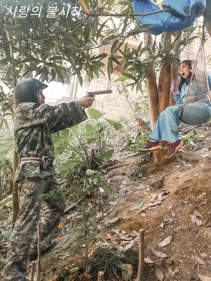 parodi adegan Crash Landing on You facebook