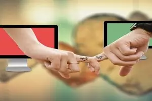 8 Tips tetap mesra sama pacar saat physical distancing