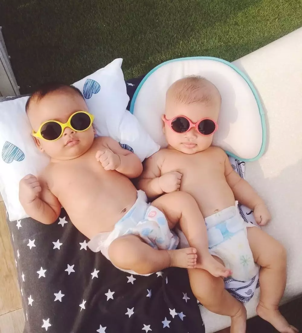 Gaya Zayn dan Zunaira pakai baju kembar Instagram Gaya Zayn dan Zunaira pakai baju kembar Instagram