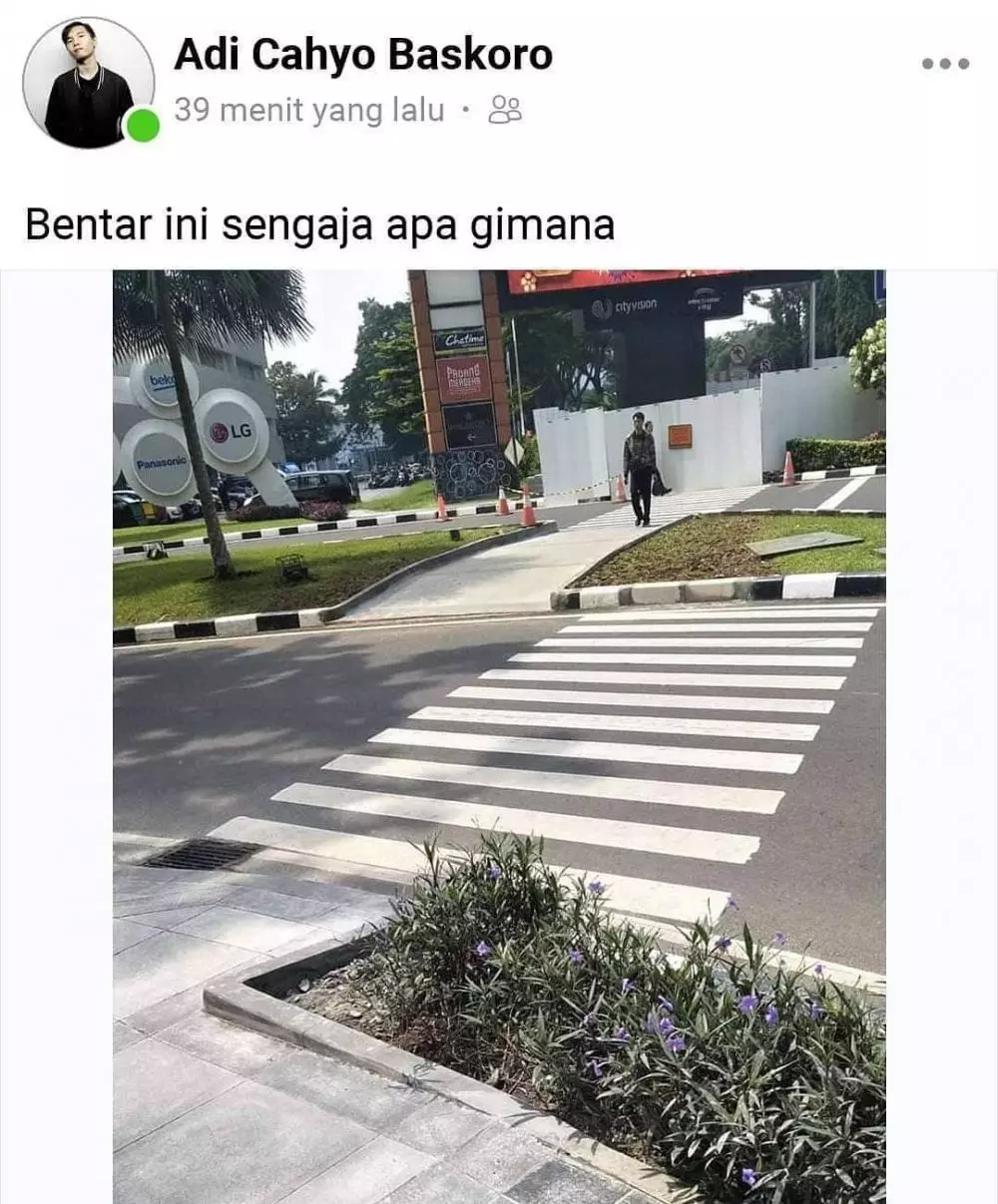 status FB lucu salah desain bikin ketawa © 2020 instagram.com