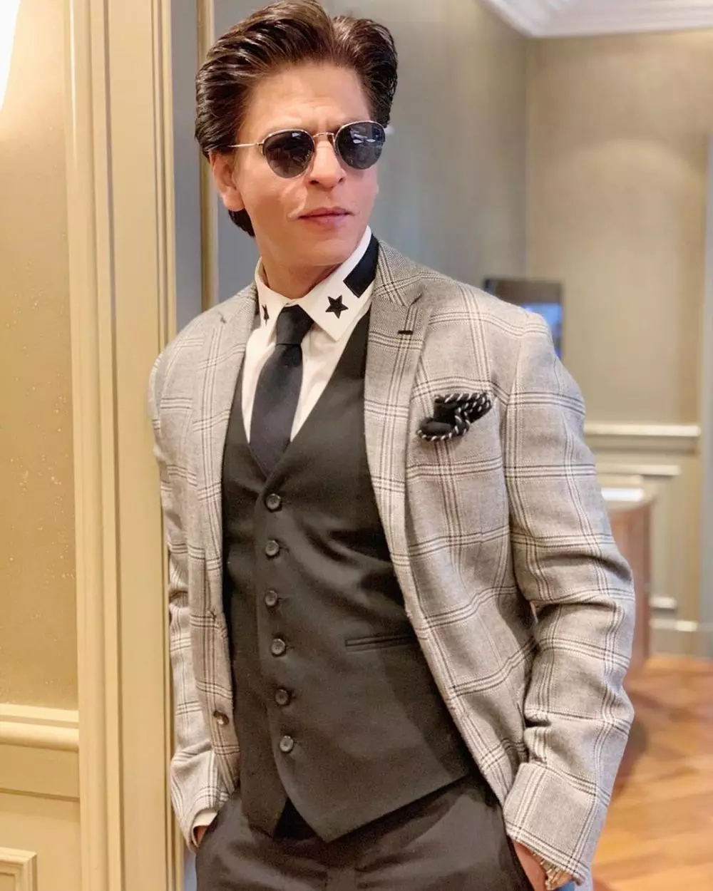 aksi mulia Shah Rukh Khan lawan corona © 2020 instagram.com