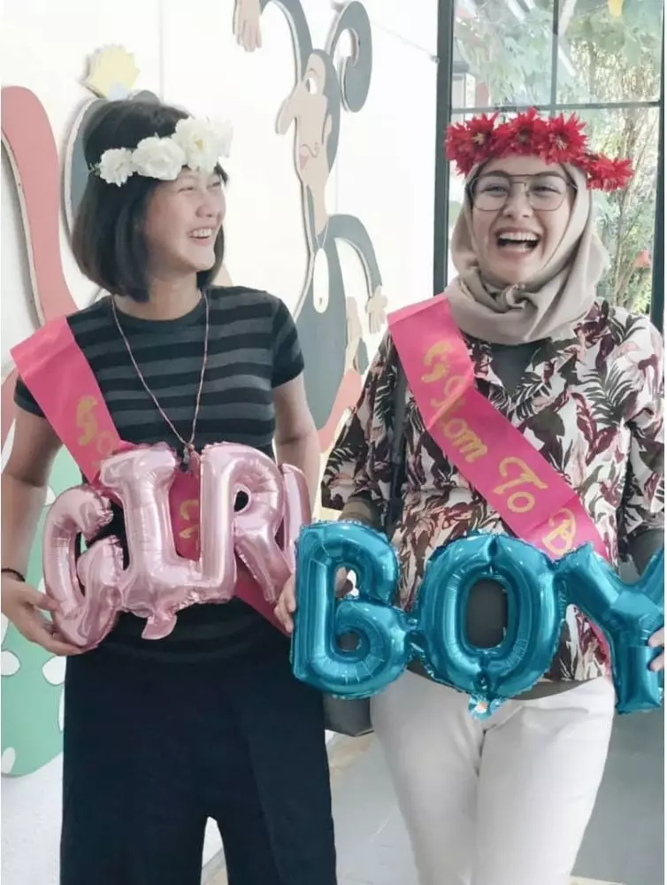 seleb hamil barengan dengan kakak © 2020 brilio.net seleb hamil barengan dengan kakak © 2020 brilio.net