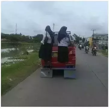 momen awkward di kendaraan umum © 2020 instagram.com