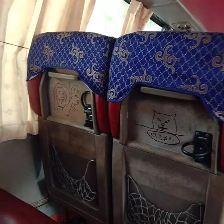 momen awkward di kendaraan umum © 2020 instagram.com