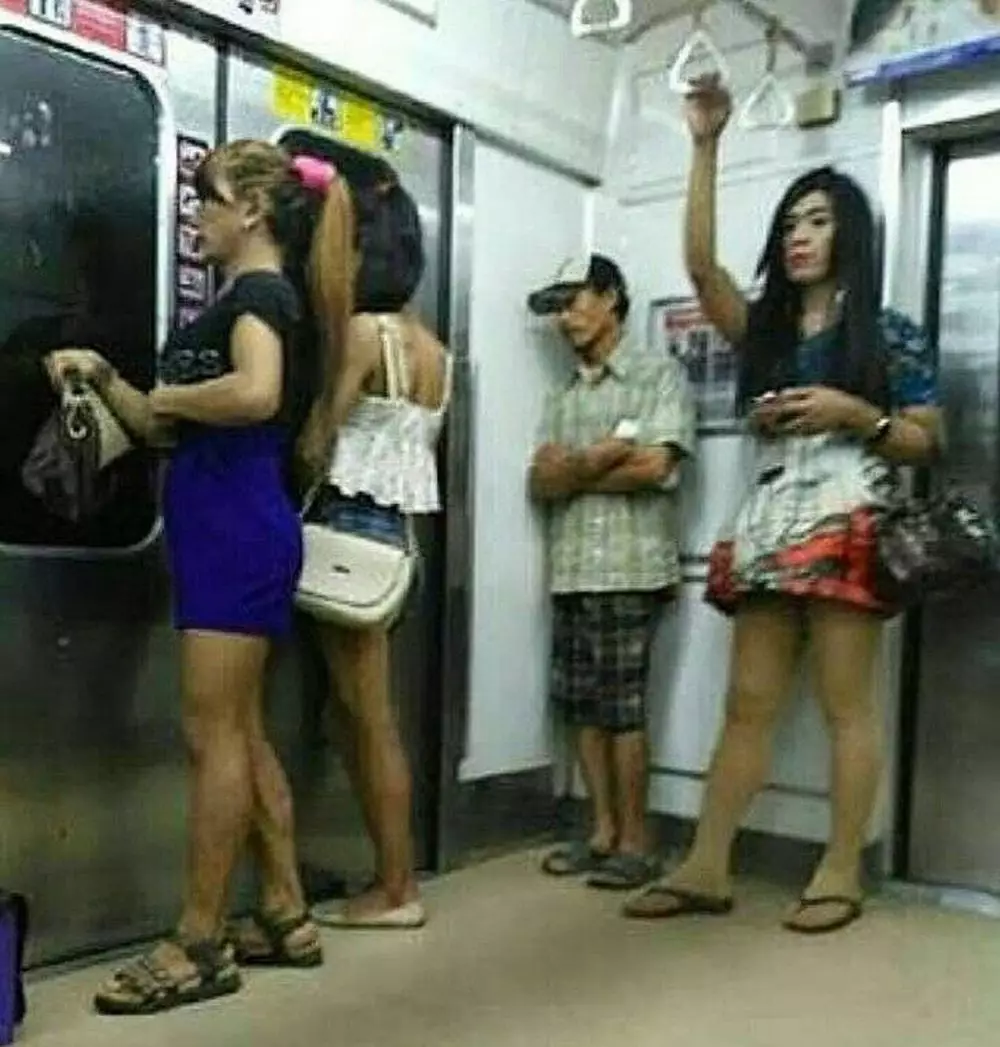 momen awkward di kendaraan umum © 2020 instagram.com