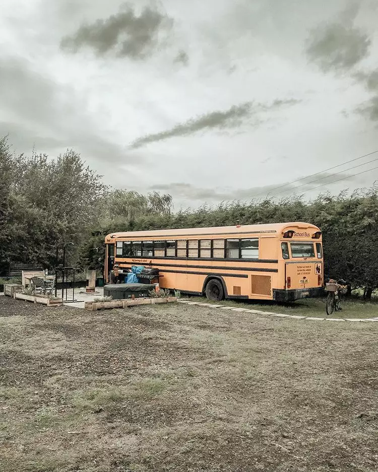 Bus tua ini disulap jadi rumah Instagram/@therealbuslifeofcheshire Bus tua ini disulap jadi rumah Instagram/@therealbuslifeofcheshire