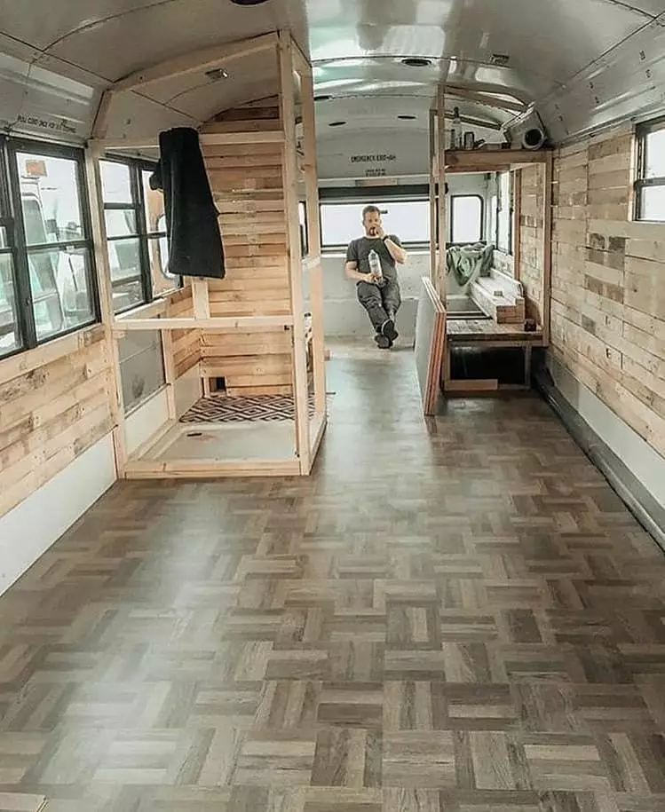 Bus tua ini disulap jadi rumah Instagram/@therealbuslifeofcheshire Bus tua ini disulap jadi rumah Instagram/@therealbuslifeofcheshire