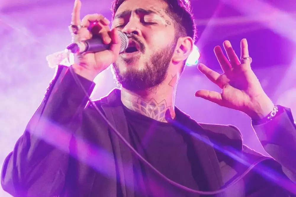 Gaya nyentrik Onadio © 2020 brilio.net Gaya nyentrik Onadio © 2020 brilio.net