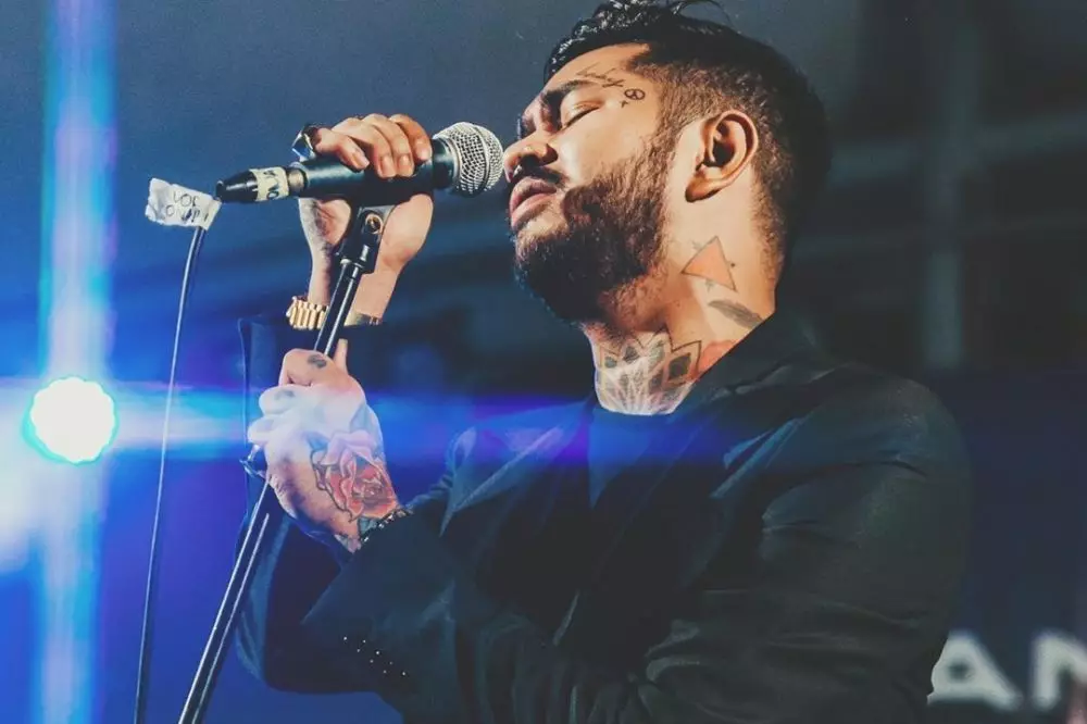 Gaya nyentrik Onadio © 2020 brilio.net Gaya nyentrik Onadio © 2020 brilio.net